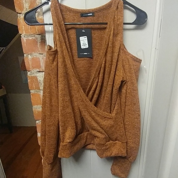 Fashion Nova Tops - Cold Shoulder Top
